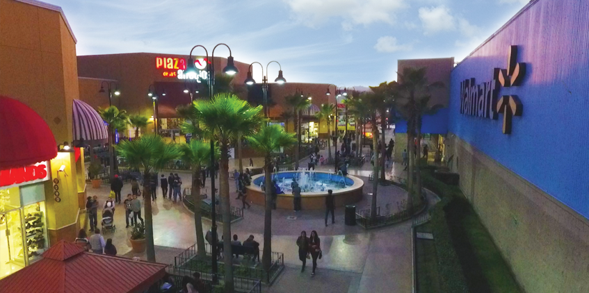 Publicidad en Macroplaza Insurgentes