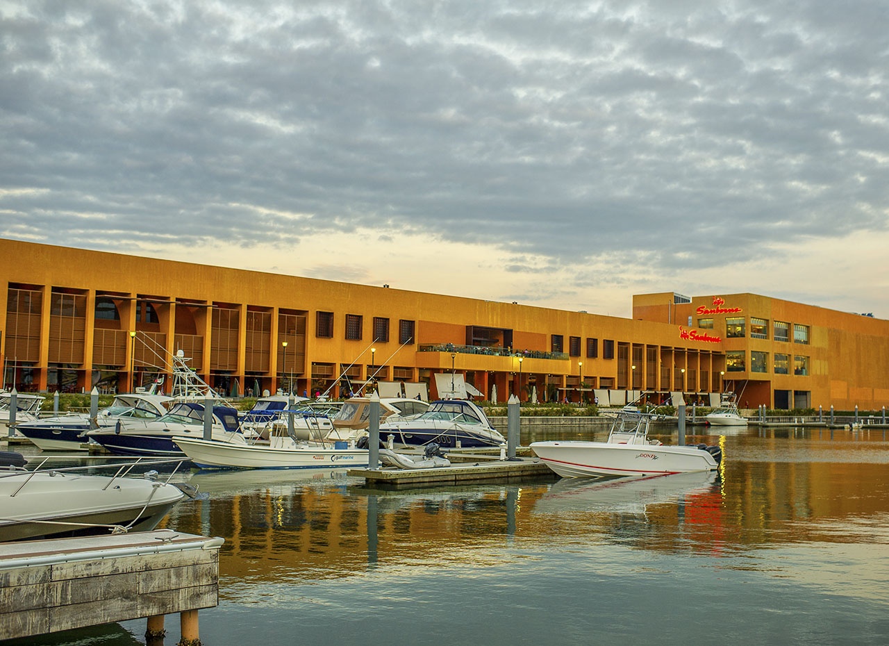Publicidad en Plaza el Dorado
