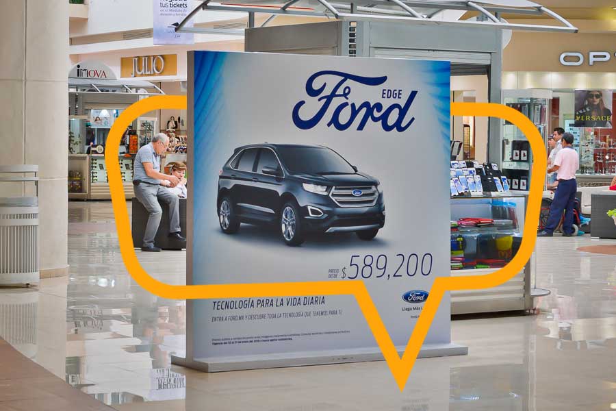 mampara publicitaria ford
