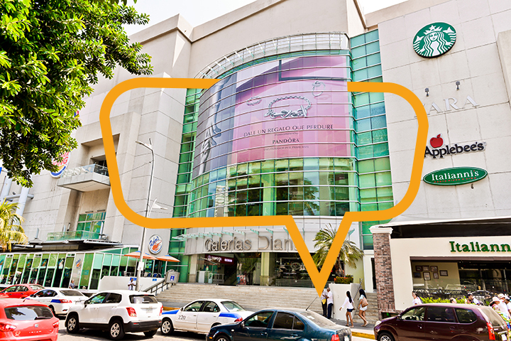 Publicidad en Galerías Diana Acapulco, Fachada