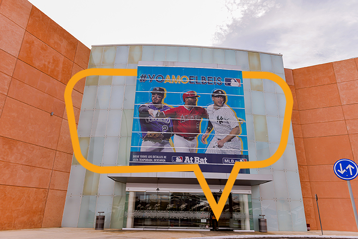 Publicidad en Galerías Mérida- Fachada MLB