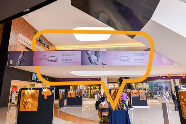 Publicidad en Galerías Toluca. Antepecho Pandora
