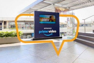 Publicidad en Oasis Coyoacán. Mampara en pasillo principal